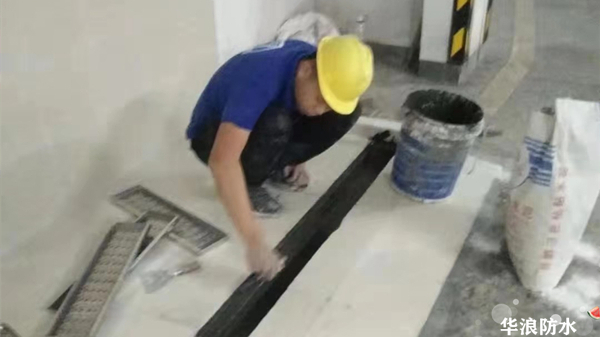 小编给大家讲讲防水卷材在地下室堵漏防水中的使用方法_卷材施工方法