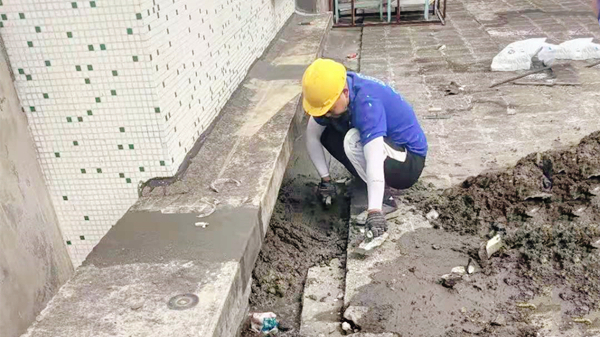 屋顶漏水直接影响到居住感受_广州防水公司分享专业屋面防水补漏做法