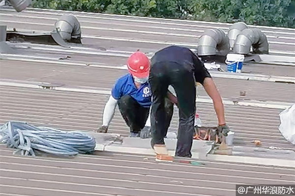 钢结构屋面漏水原因_屋面防水工程_广州防水补漏公司