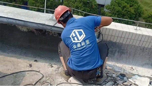 浅谈防水补漏维修季节的选择_广州华浪防水