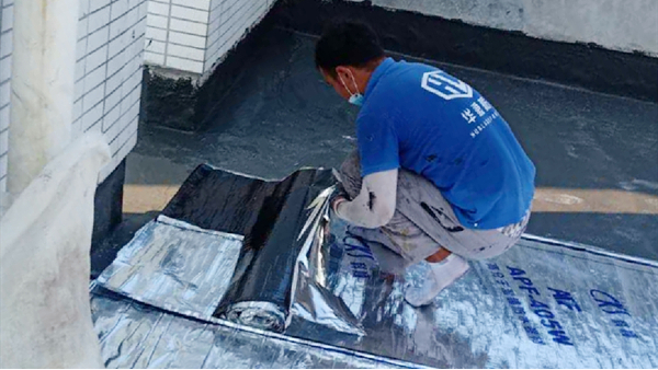广州防水公司曾工浅析屋顶漏水怎样处理最好_修房顶漏水大概多少钱